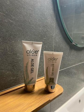 崔普小哀 - 優尼客蘆薈