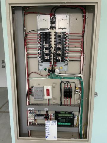 建豐水電 - 電源開關箱配線整合