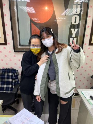 惠 - 補習班與主任合影