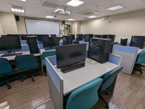 簡子堯 - 小型場域電腦組裝及建置