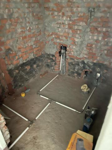 圓宏科技工程有限公司 - 水管重新配置