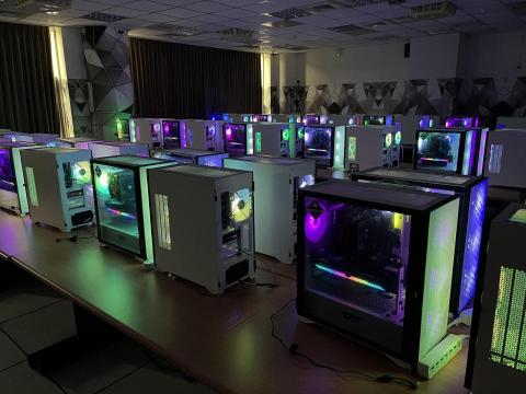 簡子堯 - 大型場域主機評估、組裝、軟體安裝及設定