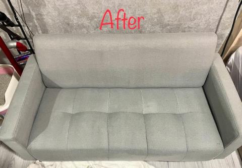 五葉草床墊沙發地毯清潔 - 布織沙發容易藏污納垢，污漬沉澱後沒辦法自行清除，需要高強力水刀清潔再回收廢水外加蒸汽殺菌才能有效去污✨✨?♻️