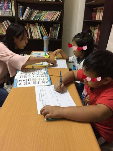 Stella高中英文 - 實體上課狀況