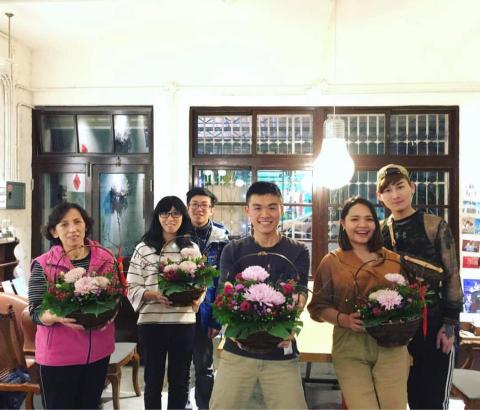 弄瓶-中華花藝設計 - 中華花藝年節籃花教學紀錄 弄瓶-中華花藝設計 - 中華花藝年節籃花教學紀錄