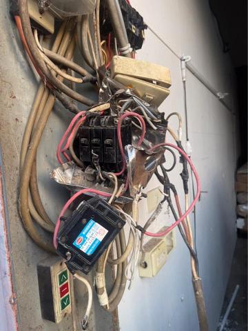 永詮工程行 - 配電盤損壞