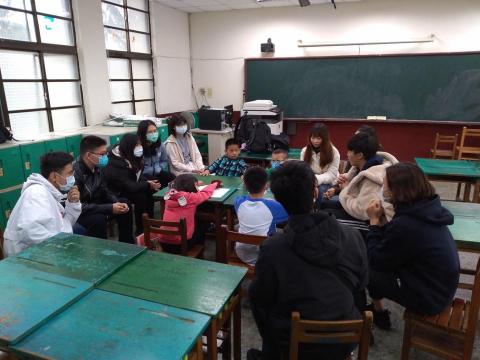 許榤恩 - 前往富岡國小課後輔導