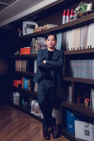 墨承空間設計 - 蒲堃赫設計師,歷經香港、中國、台灣多年從業經驗,擅長建築與室內空間設計。
建築室內 : 公區大堂、銷售樓、實品屋、別墅、私人會所。
商業空間 : 招待會所、珠寶店鋪、餐酒館、辦公空間。 墨承空間設計 - 蒲堃赫設計師,歷經香港、中國、台灣多年從業經驗,擅長建築與室內空間設計。
建築室內 : 公區大堂、銷售樓、實品屋、別墅、私人會所。
商業空間 : 招待會所、珠寶店鋪、餐酒館、辦公空間。