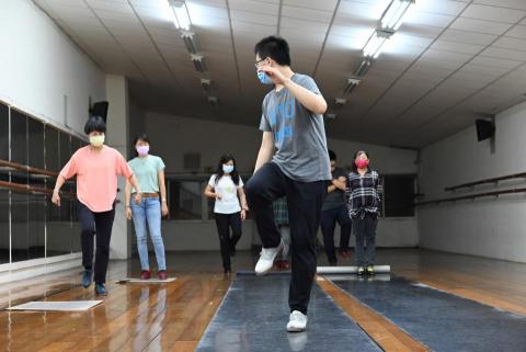 江衍德 - 踢踏舞教學