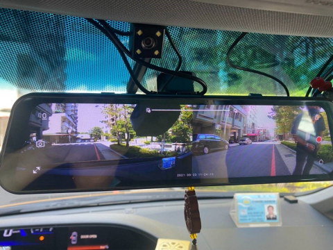 宜路通有限公司 - 聲寶MD-S32S觸控式11吋電子後視鏡
前後雙錄+倒車顯影（選配GPS測速提醒）
