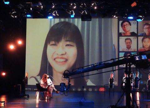 江易安 - 我曾透過投稿、演講和上國內外的電視節目為難民發聲。《聯合報願景工程》和《經典雜誌》刊登過我的作品，我還到大愛電視台、公視主題之夜SHOW、環球選美皇后Juanita Brown Ingram監製的美國實境節目《The Expats International Ingrams》談難民議題。