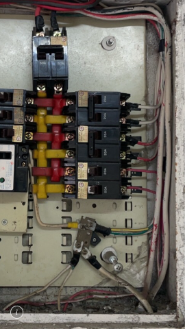 盛逸水電行 宋宙騏 - 開關箱更換（舊）