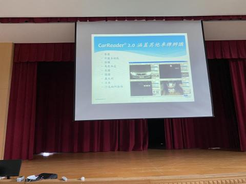 東陽數位科技有限公司/楊道永 - 投影機設備