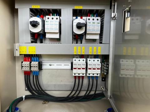 昕陽/領航太陽能發電 周特助 - 太陽能光電系統DC箱--SWITCH開關/防凸波保護器/保險絲開關