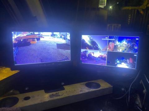 宜路通有限公司 - 大貨客車四錄夜間畫面