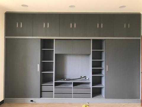 坤明發興業有限公司 - 整面收納衣櫃含電視櫃