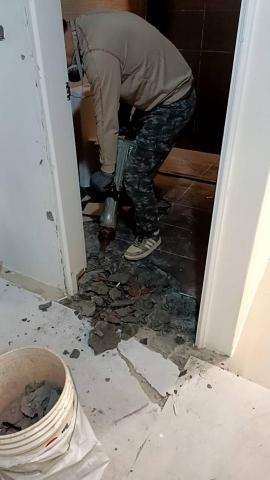 綋聖 - 廁所見底打除工程