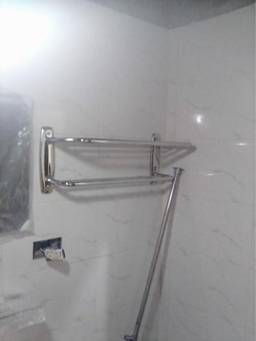 綋聖 - 組裝廁所設備放置架