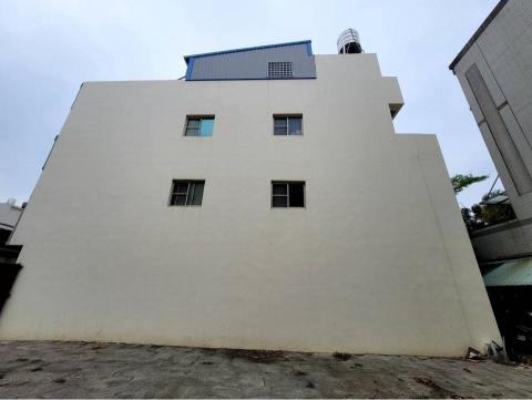 邱勝福 - 外牆作業