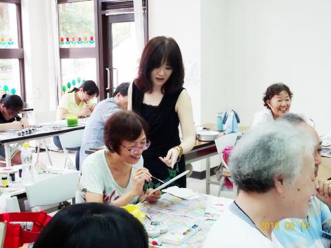 陳學嬪 - 彩繪扇面推廣教學