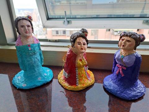 陳學嬪 - 學生紙塑唐俑