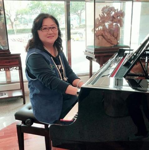 至善美音樂坊 - 台中榮總鋼琴志工演奏老師~