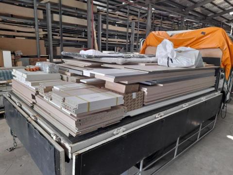 【誠昱運輸】～專業運輸/搬家/物流~ - 系統櫃板材運送