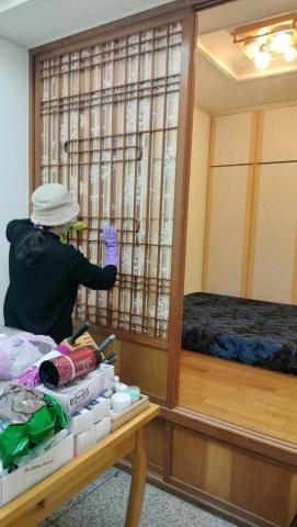 鑫晨專業清潔工作室 - 清潔門縫