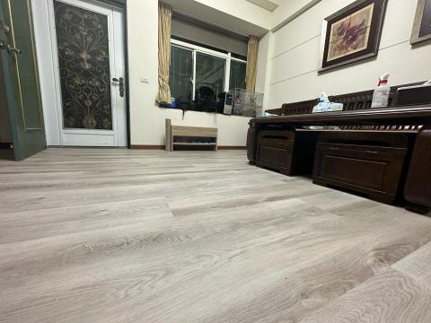 益豐窗簾/SPC卡扣地板/PVC仿木地板鋪設專家 -  益豐窗簾/SPC卡扣地板/PVC仿木地板鋪設專家 -