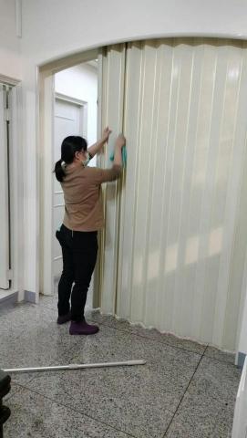 鑫晨專業清潔工作室 - 清潔中