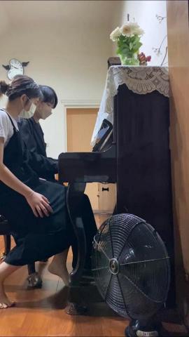 簡仲威 - 擔任鋼琴家教時候!