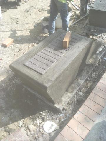 建宏工程行 - 造型椅子