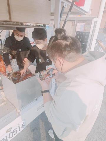 禾弦影音攝影工作室 - 烤鴨餐車拍攝