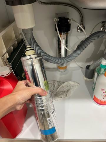 居家抓漏。水電冷氣。專業團隊 - 愛惠普淨水器濾心更換