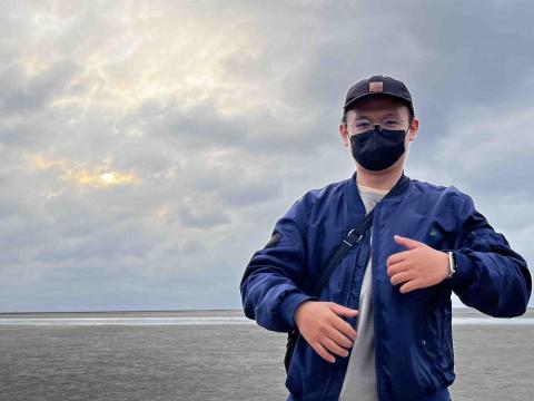 提供產品照服務的專家黃郁翔