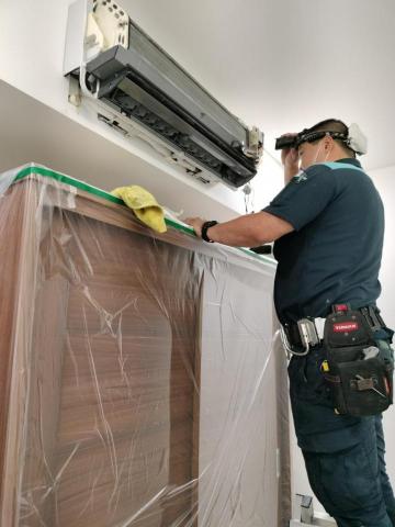 永真工程行 - 師傅洗冷氣