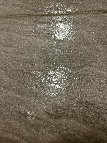 抗水猿工程行 - 因施作完 地面太滑需第二天施作止滑