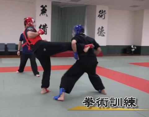 Smile （以學習防身技術同步提升健康或在健身時導入防身技 - 拳術中的搏擊訓練