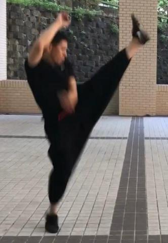 Smile （以學習防身技術同步提升健康或在健身時導入防身技 - 八極拳連環腳