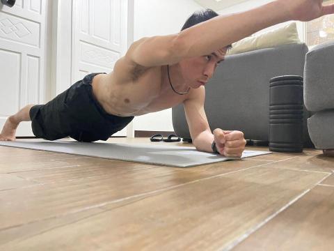 Smile （以學習防身技術同步提升健康或在健身時導入防身技 - 自我居家徒手訓練