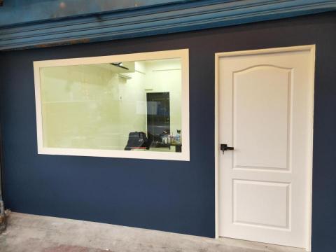 品云輕鋼架 - 店面輕隔間含玻璃木門安裝