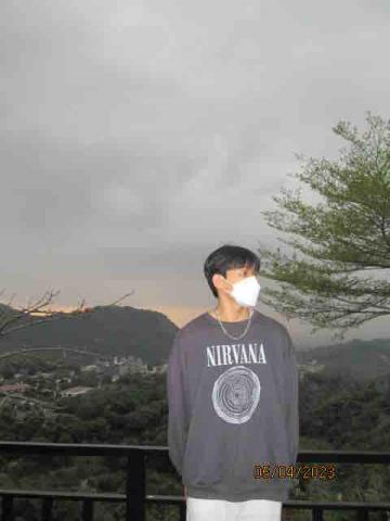 提供法文服務的專家賴億全