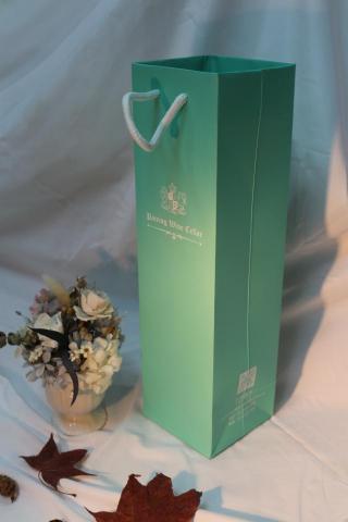 益盛多媒體印刷 - 手提袋印刷(尺寸不限、紙張不限、厚度不限、形狀不限、後加工不限) 皆可討論規劃