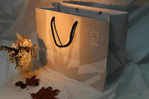 益盛多媒體印刷 - 手提袋印刷(尺寸不限、紙張不限、厚度不限、形狀不限、後加工不限) 皆可討論規劃