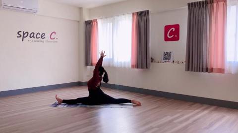 Alisa - 哈努曼式：骨盆控制、腿後延展、髖伸展