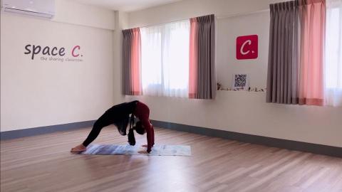 Alisa - 打開心胸，結合力量，學習舒服的後彎