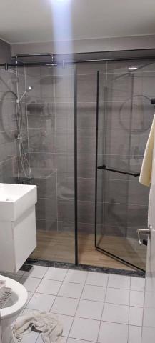 品瀚拆除工程 - 板橋乾澀分離淋浴門安裝完成