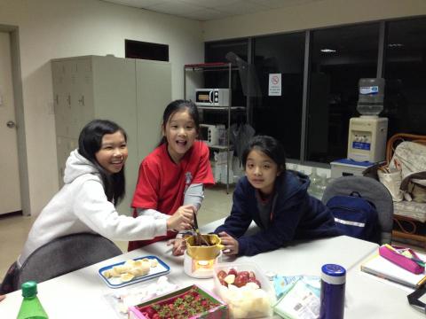 王老師家教 - 期末考結束，吃個巧克力鍋～紓解一下壓力！