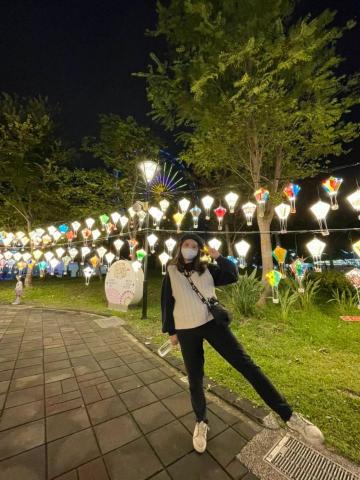 芸芸老師 - 本人