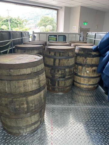 睏咩霸回頭車   久大物流托運  搬家 - 酒廠橡木桶專業托運